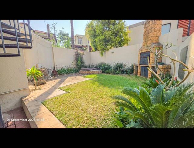 2 BEDROOM TOWNHOUSE FOR SALE IN MAGALIESSIG